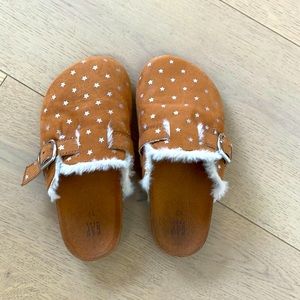 Super cute Gap kids cozy mule